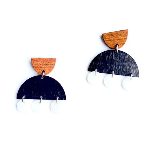 Small Modern hand hammered 3 elements earrings